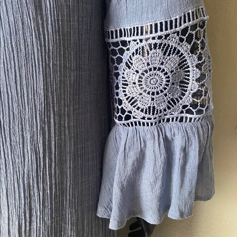 INDIGO ROSE Chic Light Blue Dress with Crochet Sleeves - Picture 11 of 14